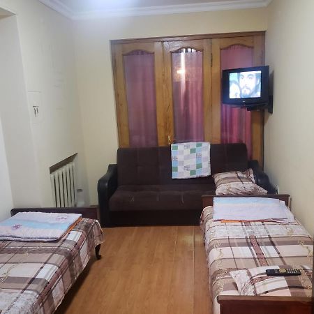 Intercity Hostel Batumi Esterno foto