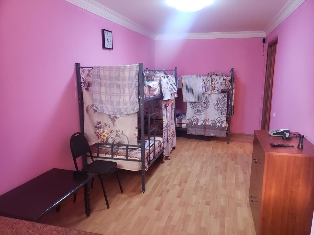 Intercity Hostel Batumi Esterno foto