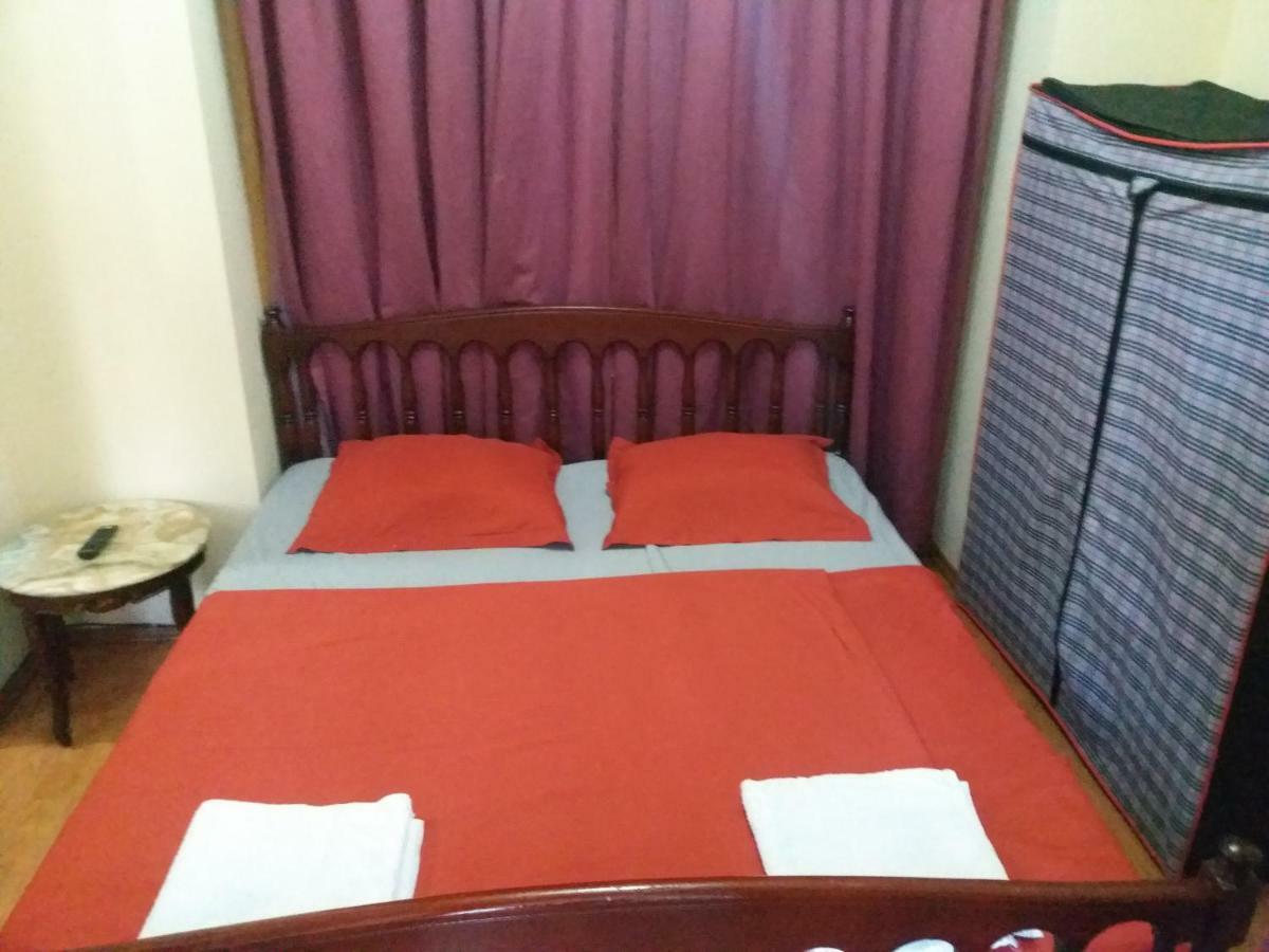 Intercity Hostel Batumi Esterno foto