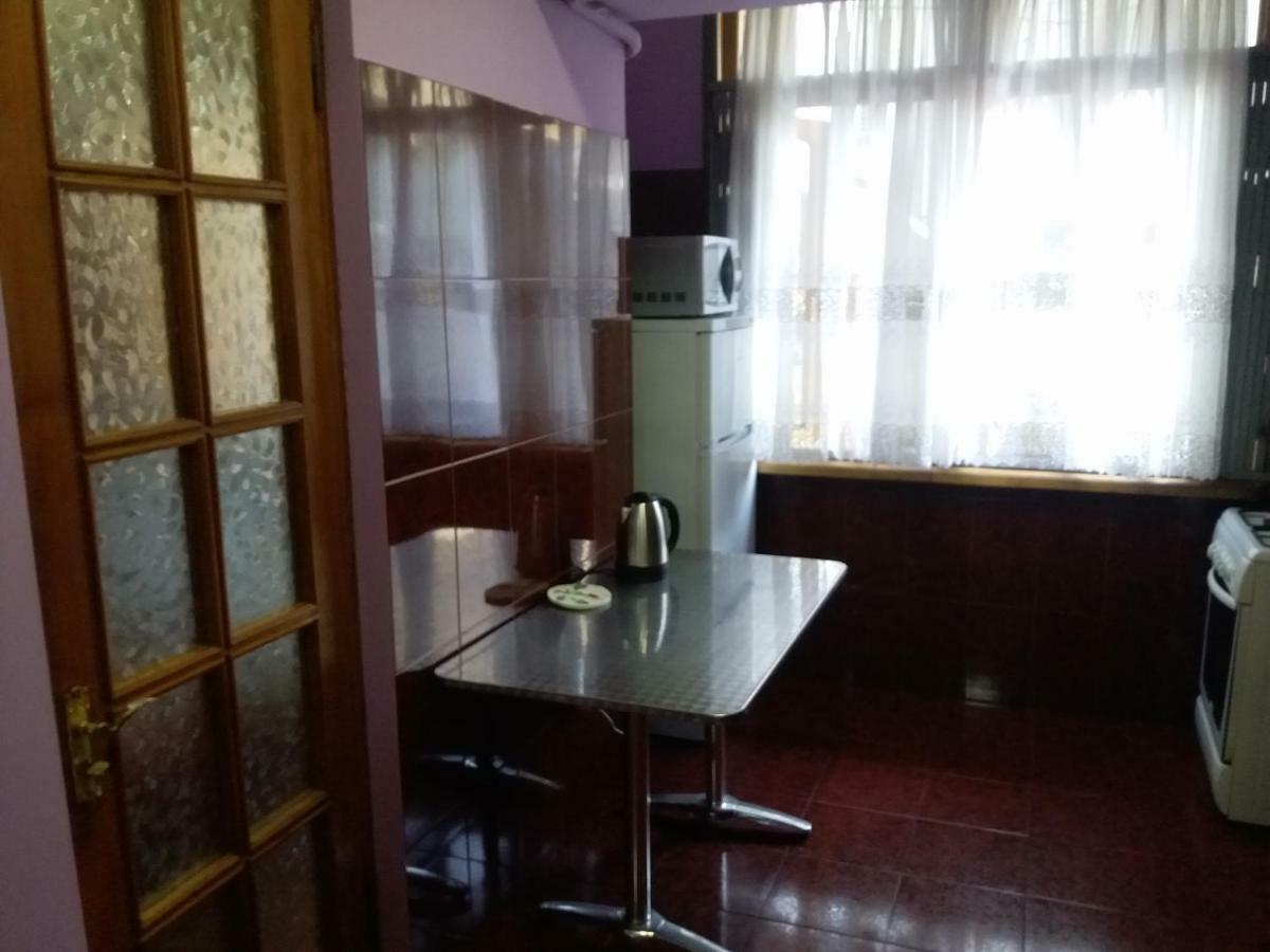 Intercity Hostel Batumi Esterno foto