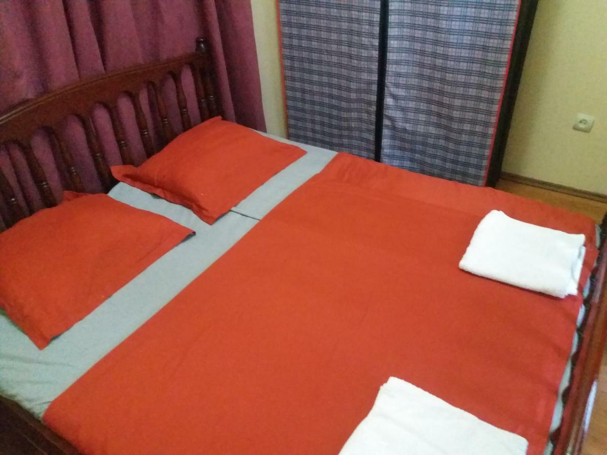 Intercity Hostel Batumi Esterno foto
